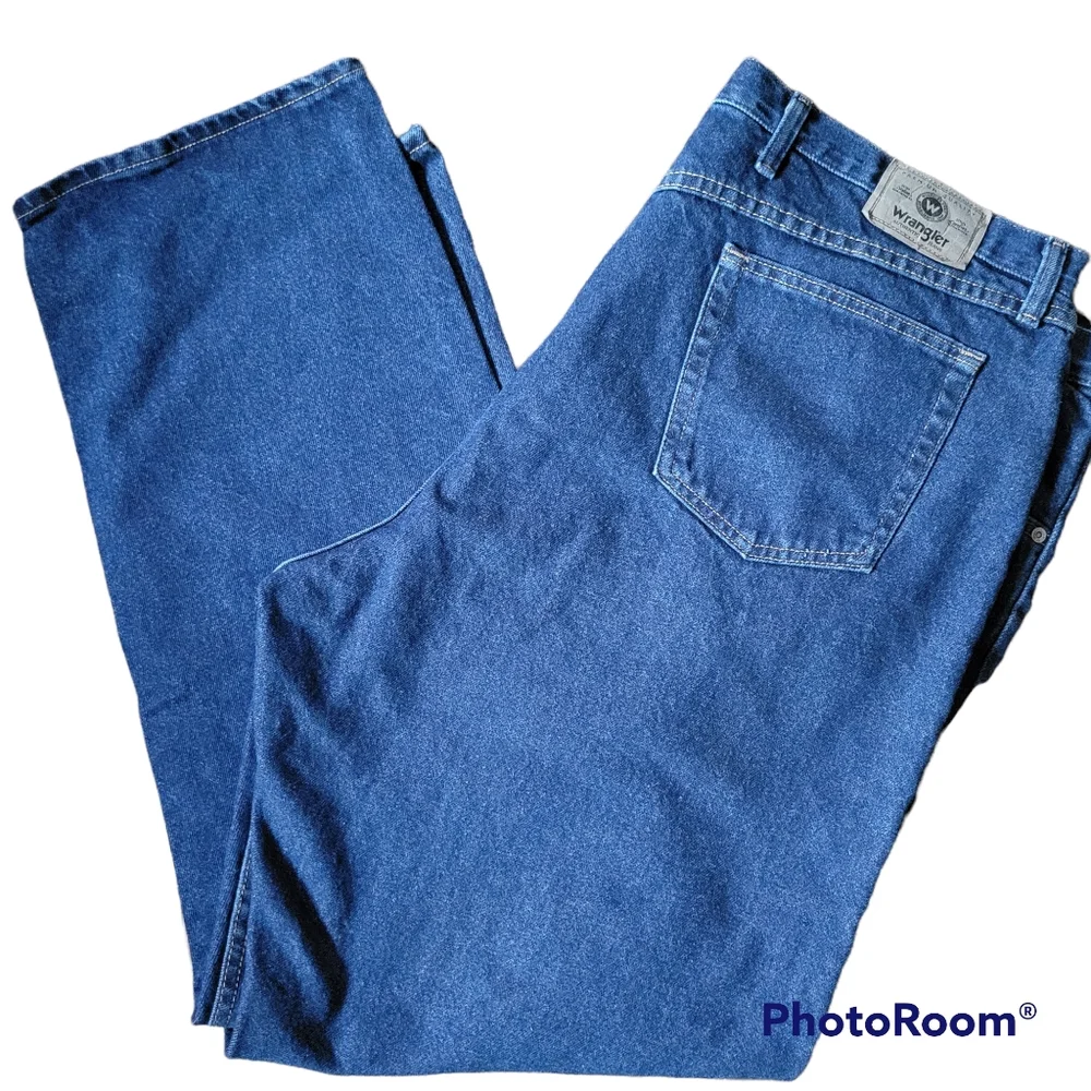 Mens Wrangler Jeans 46x32 Relaxed - Picture 1 of 2